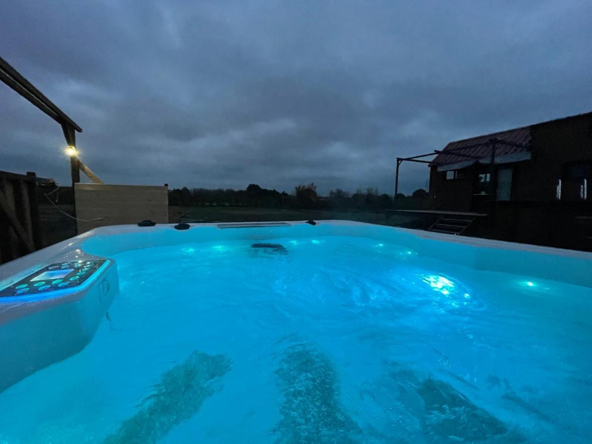 Myinsolite - Tiny-House, Jacuzzi, Brasero, Piscine Aigues-Mortes Zewnętrze zdjęcie
