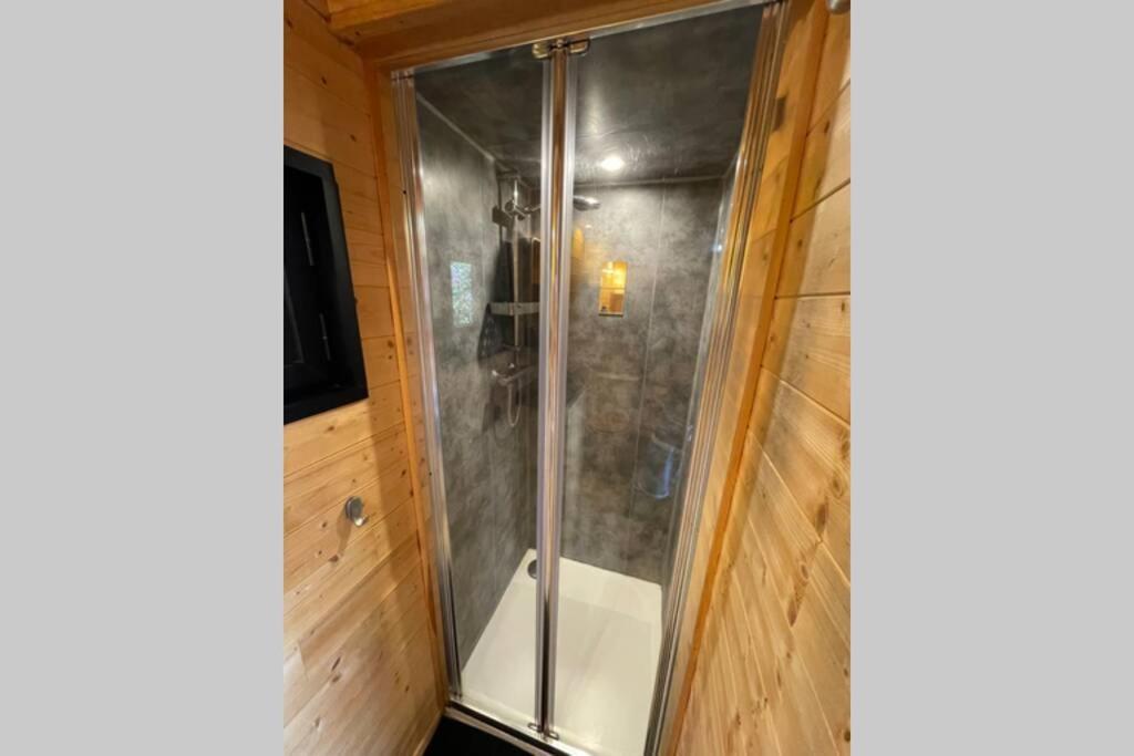 Myinsolite - Tiny-House, Jacuzzi, Brasero, Piscine Aigues-Mortes Zewnętrze zdjęcie